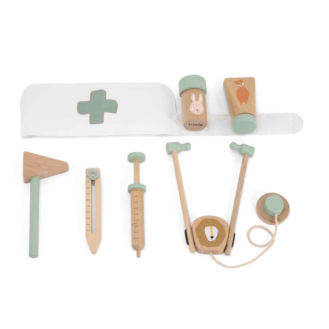 Wooden doctor set